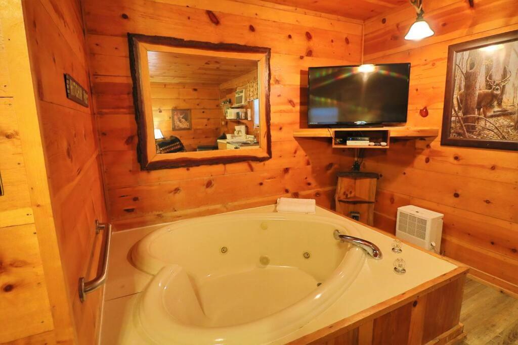 Alpine Mountain Sweetheart Cabin Jacuzzi #8 海伦 外观 照片